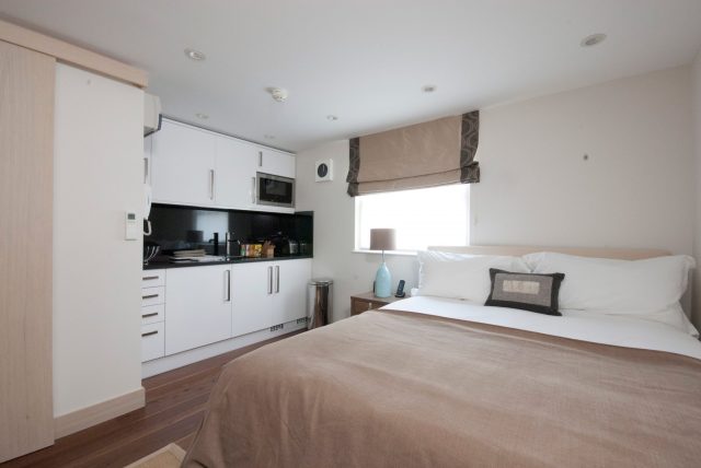 Maykenbel Apartments Claverley Court Studio Double Room