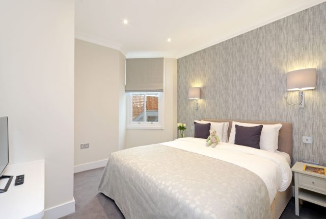 Maykenbel Apartments 20 Hertford Street 3 Bedroom Suite