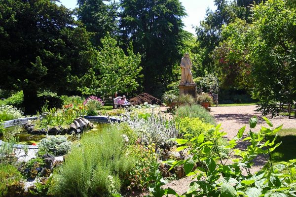 7 Secret Gardens to Discover in London