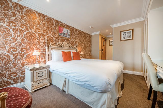 Ashburn Hotel - Queen Double Room